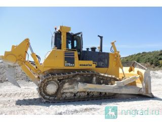    Komatsu D275A  